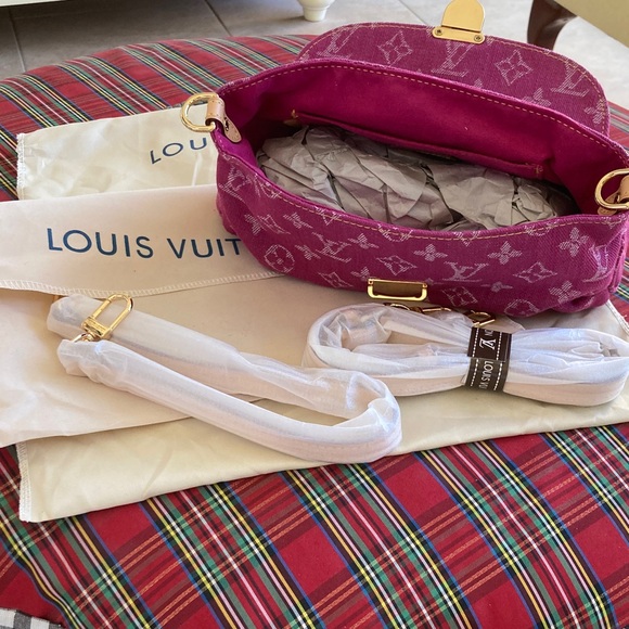 Louis Vuitton Fuchsia NEW PLEATY bag - Picture 9 of 9